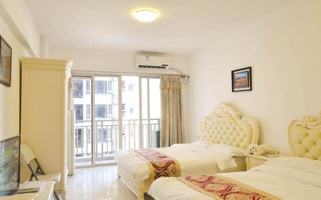 She & He Apartment Yitong Branch