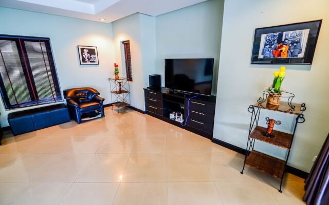 Baan Bali 5 bedroom Pool Villa By Pinky