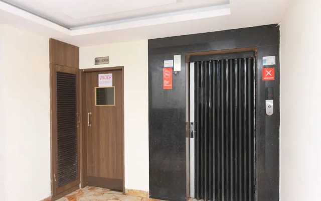 OYO Flagship 559 Velachery Railway Station