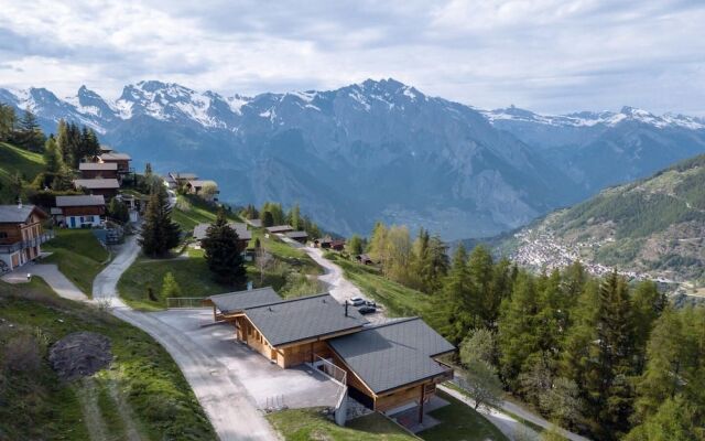 Crystal de Neige Luxury Chalet Spa & Jacuzzi