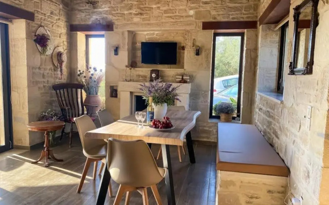 Olive Land - Γη Της Ελιας / Stone Villa.