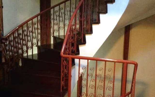 B&B 22 House