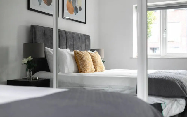 Skyvillion Vineyard Court, Enfield, 2 Bed, With Garden