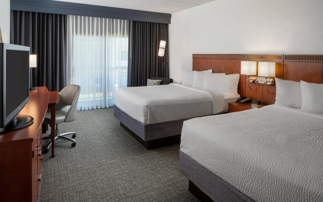 Courtyard by Marriott Memphis East/Park Avenue