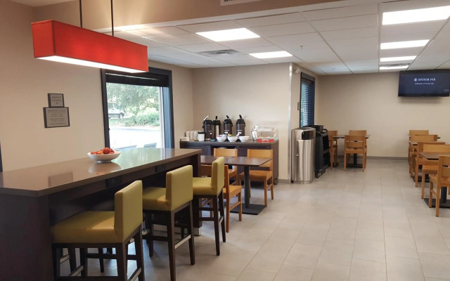 Country Inn & Suites by Radisson, Savannah Midtown, GA