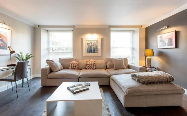 Luxury West End Apt. W/ Private Patio & Parking!