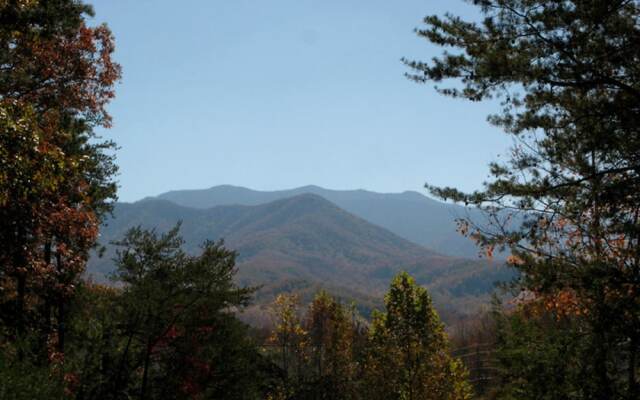 A Great Escape by Jackson Mountain Homes