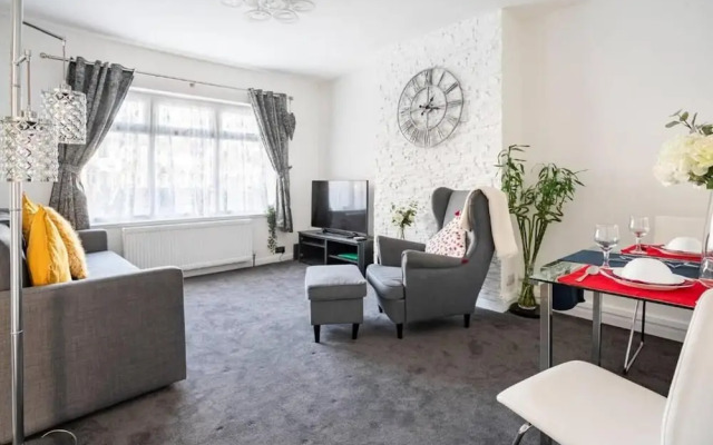 1 Bed-sleeps 4-free Parking-30 Min to Central Ldn
