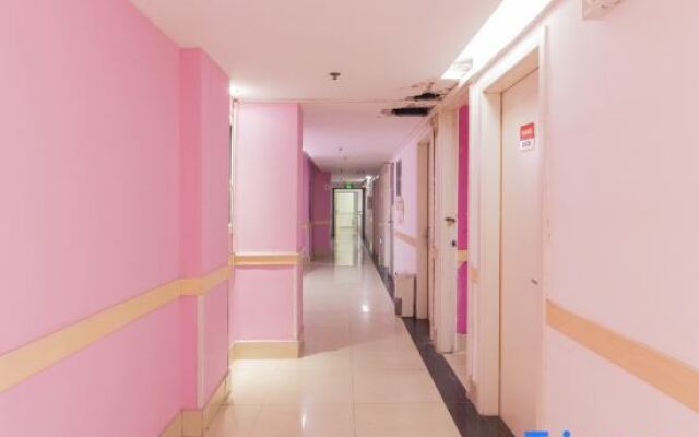 Yibai Hotel (Shanghai Gucun Park Branch)