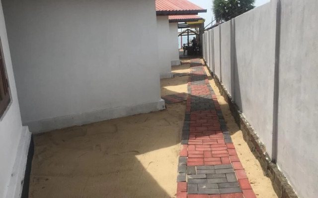 Mambo's Arugambay Hotel