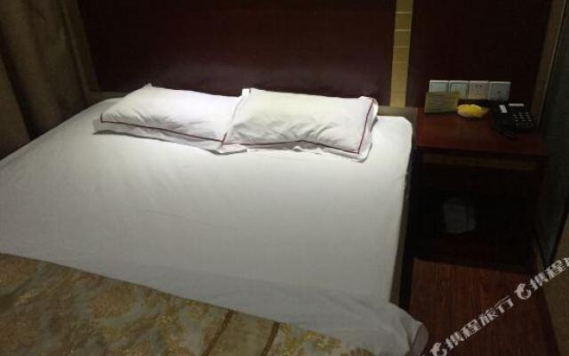Yatai Business Hotel