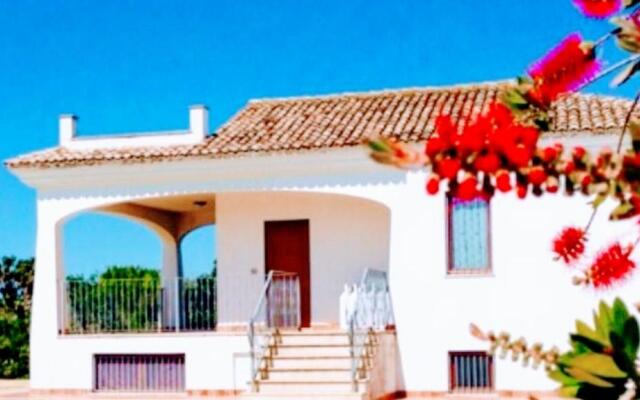 VILLA RAFAEL CON Piscina, IUN P4098