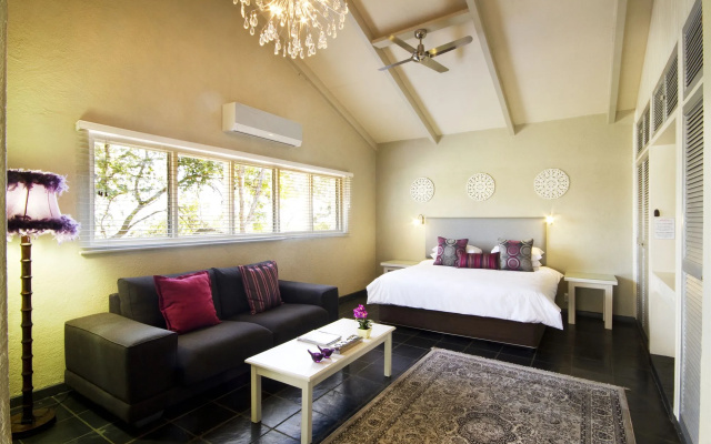 La Roca Guest House