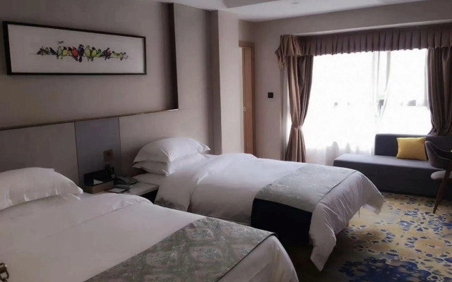 Blue Diamond Hotel (Guigang West Bus Station)