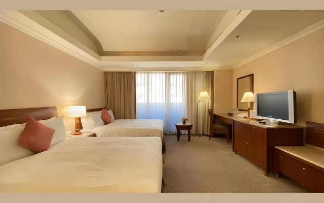 Monarch Plaza Hotel