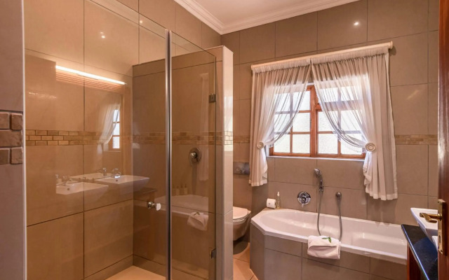 Mooiplaas Guesthouse