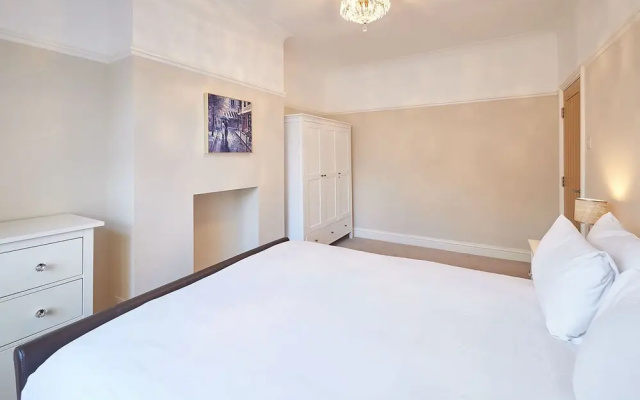 Host Stay Wardman Crescent