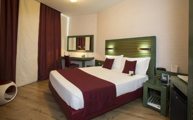 Best Western Crystal Palace Hotel