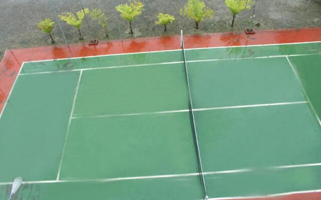 Room in Lodge - Aerol Hotel and Suites