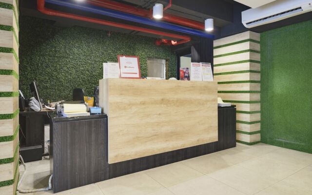 RedDoorz Apartment near Grand City Mall