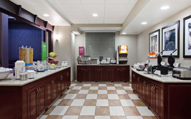 Hampton Inn & Suites Oakland Airport-Alameda