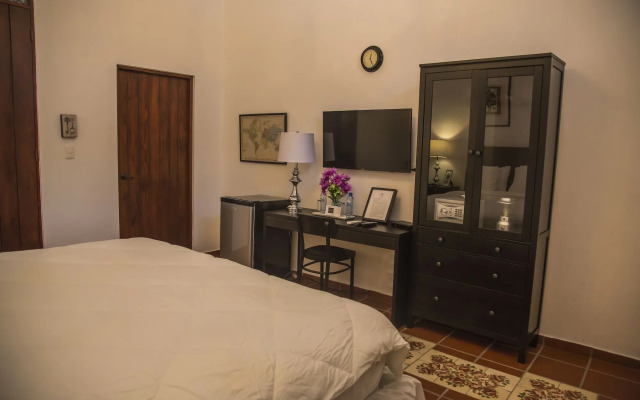 Colonial 154 H Boutique