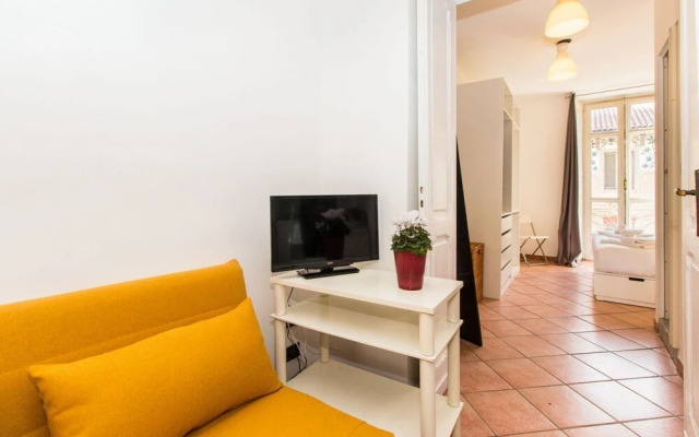 Bright Mini Apartment Valentino