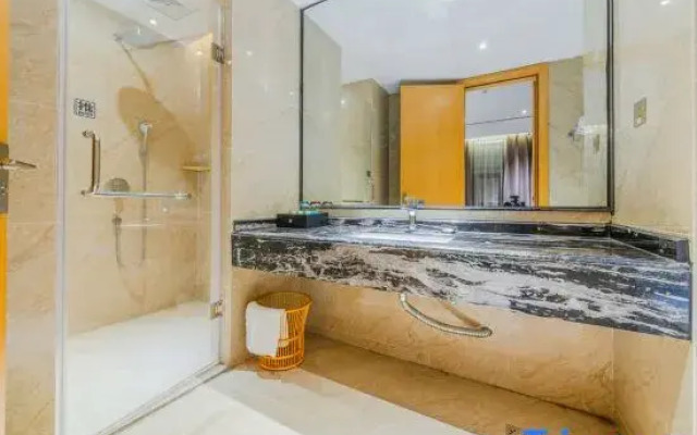 Zhongshan Randa Plaza Rezen Select Hotel
