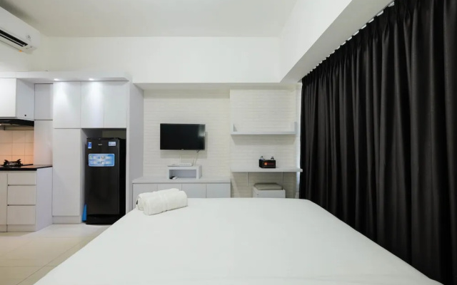 Modern White Studio At Springlake Summarecon Bekasi Apartment By Travelio – Guest Rooms – Bekasi