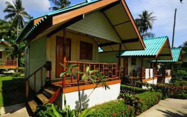 Green Cottage Beach Resort