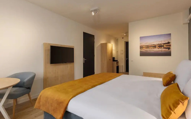 Nice Hotel Room Only 1 km From Volendam Centre