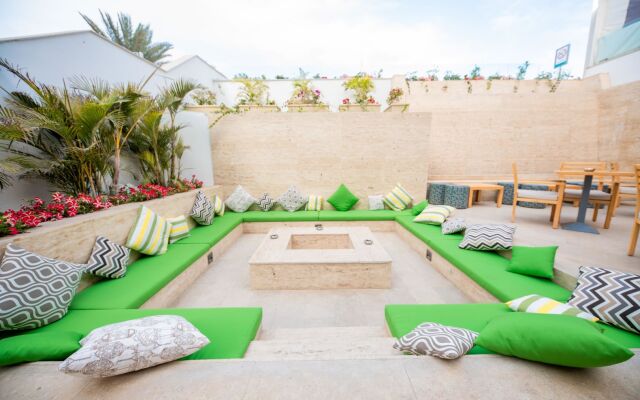 SUNRISE Holidays Resort (Adults Only)
