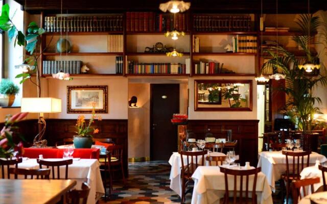 andrew's apartment - mulinia residence