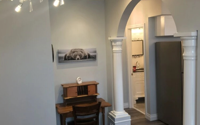 Esther's Place-Carleton Place Downtn Apt