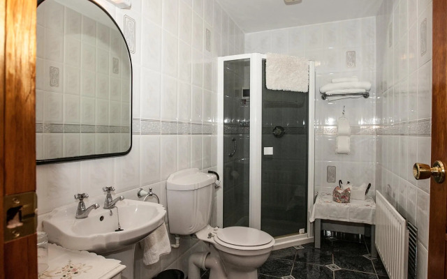 Ardmor Country House