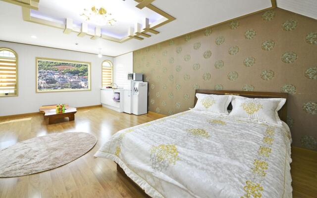 Tongyoung Macaio Pension