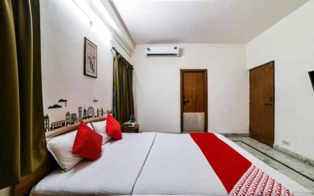OYO 18454 Hallmark Inn Begumpet