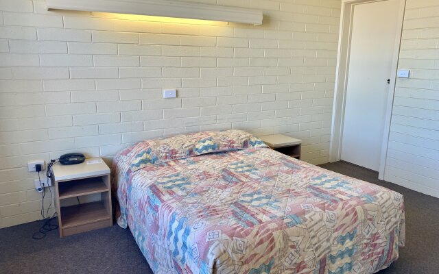 Opal Inn Hotel Motel