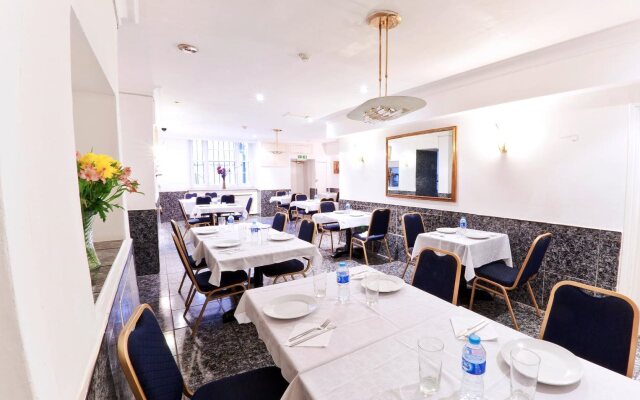 Whiteleaf Hotel