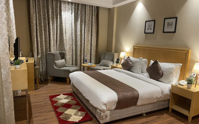 Saltstayz Select - Galleria Market & Golf Course Road