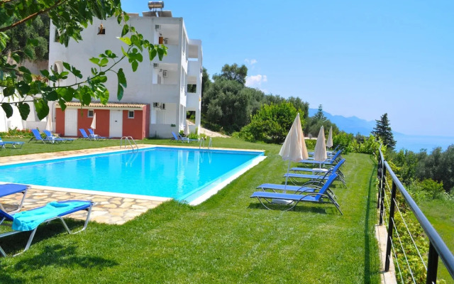 Family Friendly Apartments With a Swimming Pool on Pelekas Beach