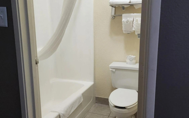 Quality Inn I-70 at Wanamaker