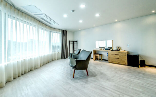 Nine Boutique Hotel