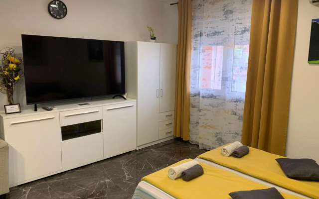 Studio apartman DAMA blizina amfiteatra i privatan parking