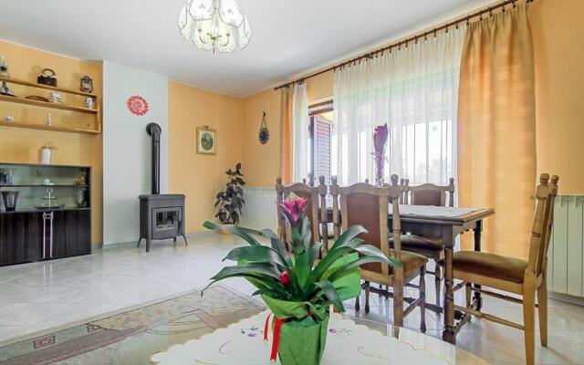 Eva House with Apartment