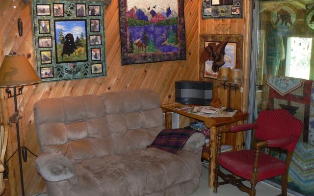 Smoky Bear Ranch Bed & Breakfast & Cabins