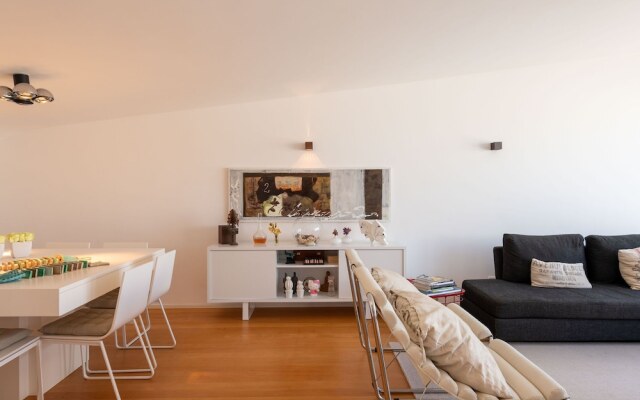 Lovely Apartment With Swimming Pool in Apúlia
