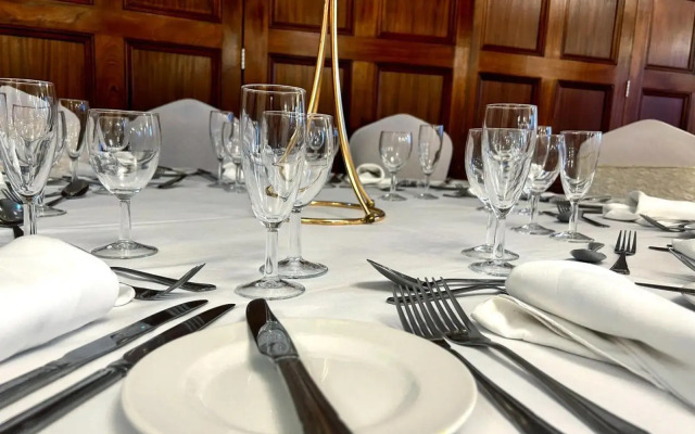 Marsh Farm Hotel