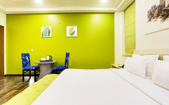 Mordern Rooftop Restro and Pool at Udaipur