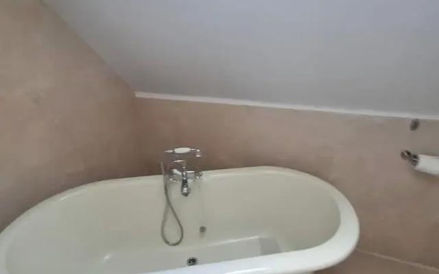 Modern Apartment - Quiet Location